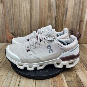 Womens On Cloudwander size 9.5 Waterproof Athletic Running Shoes